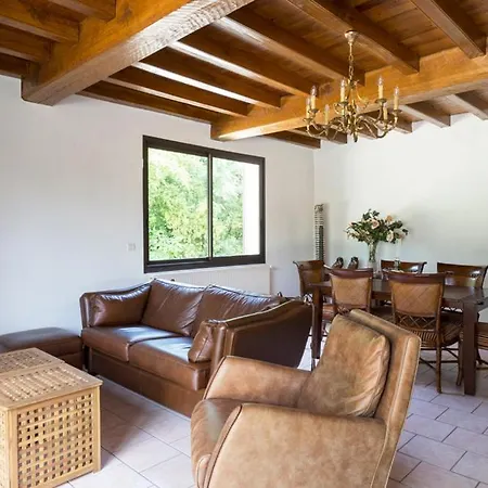 فيلة Puyperat Sleeps 4 Pool Wifi *