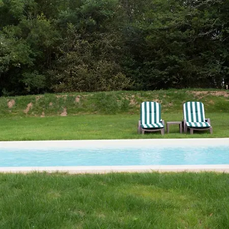 Puyperat Sleeps 4 Pool Wifi برجراك